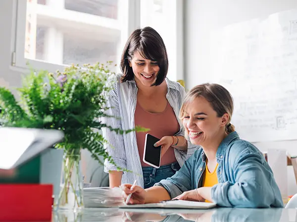 Kevyt HR-järjestelmä pk-yrityksille